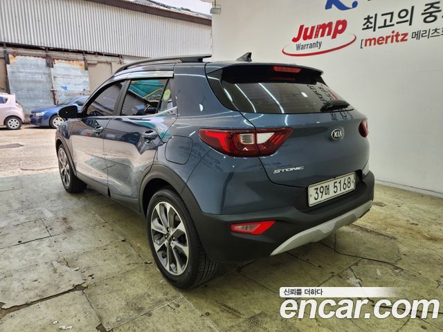 Kia Stonic из Кореи Encar
