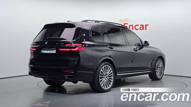BMW X7 xDrive 40d Design Pure Excellence 6-Seater — пробег 27 642 км — фото 2 из 5
