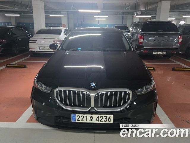 BMW 5-Series 530i xDrive — пробег 46 611 км — фото 1 из 5