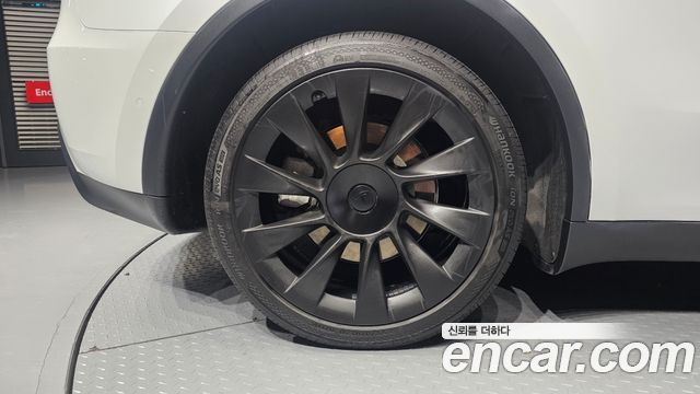 Tesla Model Y Long Range AWD — пробег 73 588 км — фото 5 из 5