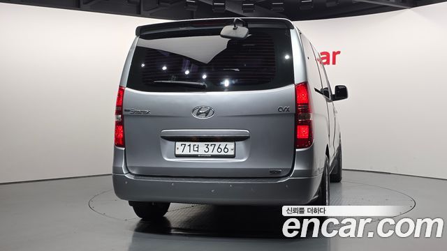 Hyundai Starex 12-Seater Wagon CVX Premium — пробег 237 055 км — фото 4 из 5