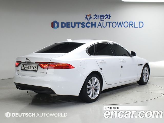 Jaguar XF 20d Portfolio — пробег 72 152 км — фото 2 из 5