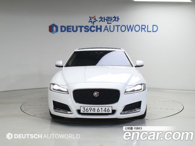 Jaguar XF 20d Portfolio — пробег 72 152 км — фото 3 из 5