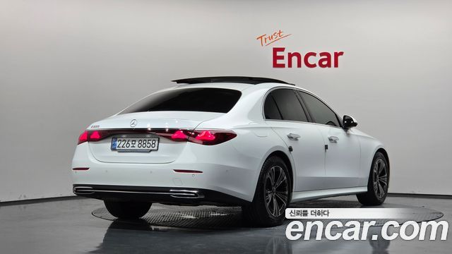 Mercedes-Benz E-Class из Кореи Encar