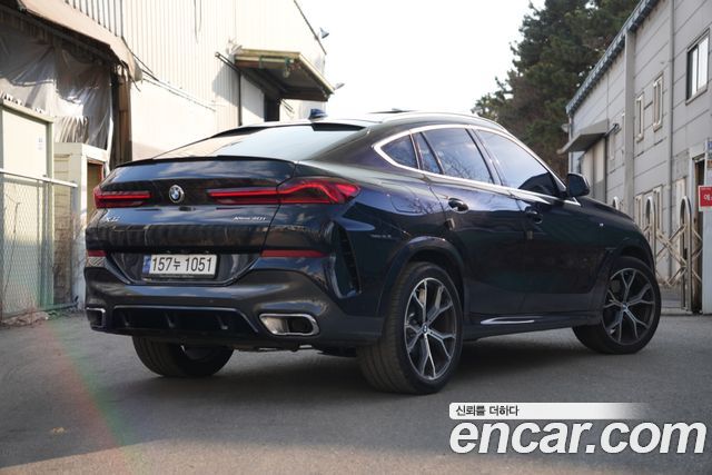 BMW X6 xDrive40i M Sport — пробег 15 500 км — фото 2 из 5