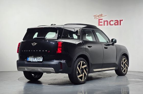 Mini Countryman ALL4 Favoured — пробег 16 км — фото 2 из 5