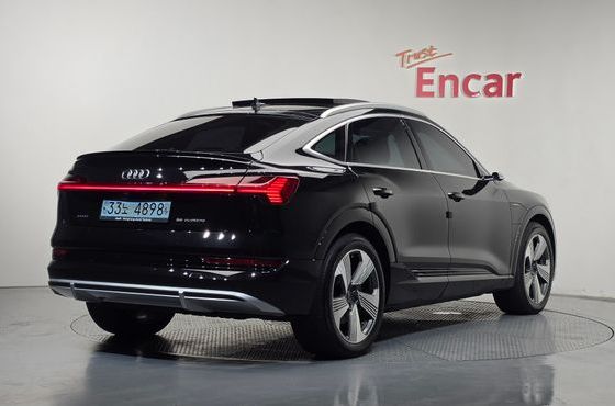 Audi e-tron 55 Quattro Sportback — пробег 51 473 км — фото 2 из 5