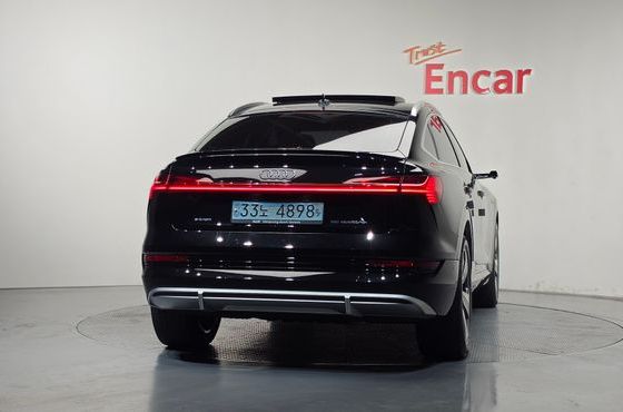 Audi e-tron 55 Quattro Sportback — пробег 51 473 км — фото 4 из 5