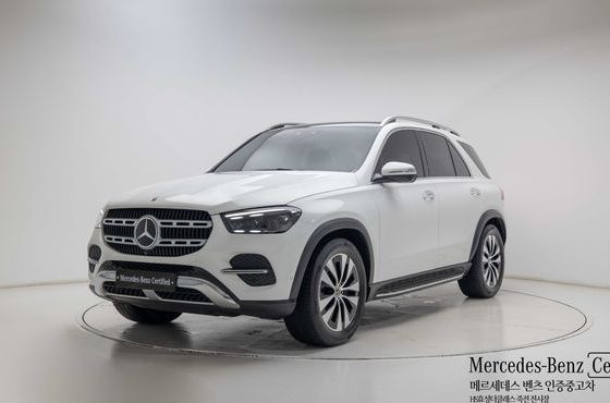 Mercedes-Benz GLE-Class GLE300d 4MATIC — пробег 23 840 км — фото 1 из 5