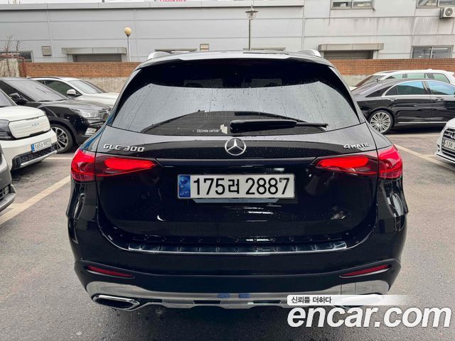 Mercedes-Benz GLC-Class GLC300 4MATIC AMG Line — пробег 22 000 км — фото 4 из 5