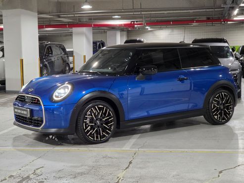 Mini Cooper Favoured — пробег 4 071 км — фото 1 из 5