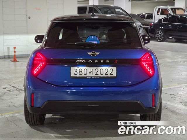 Mini Cooper Favoured — пробег 4 071 км — фото 4 из 5