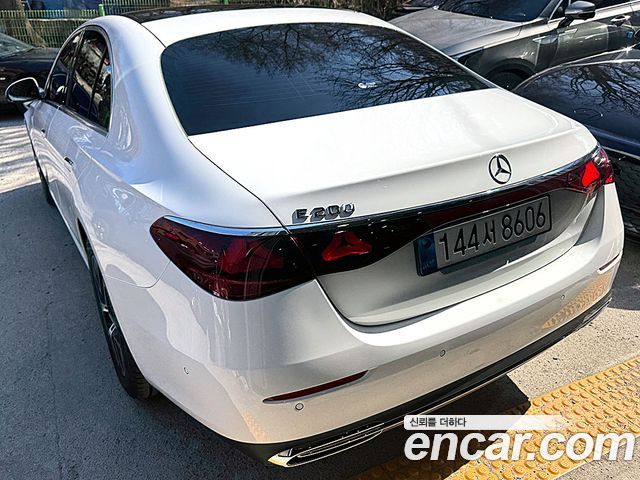 Mercedes-Benz E-Class E200 Avantgarde — пробег 770 км — фото 4 из 5