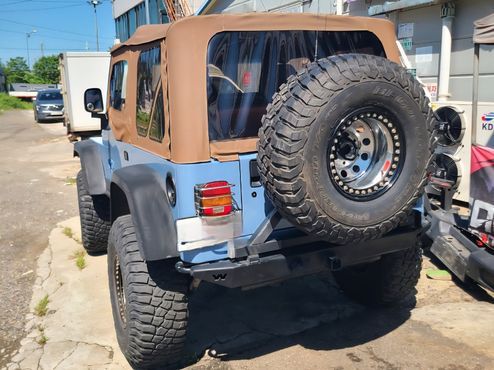 Jeep Wrangler 4.0 — пробег 170 000 км — фото 2 из 5