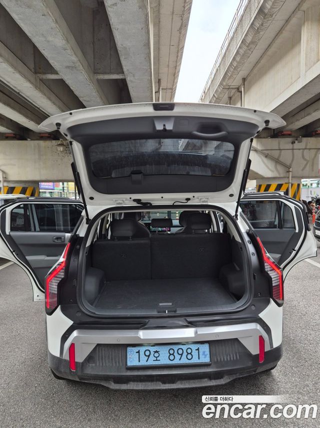 Kia EV3 Standard 2WD Air — пробег 7 333 км — фото 2 из 5