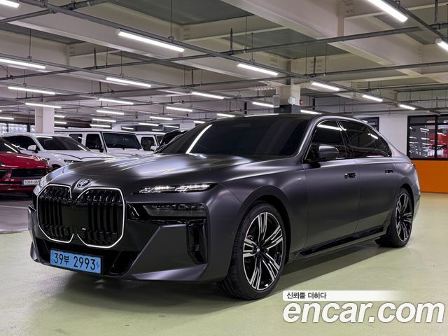 BMW i7 xDrive 60 Freeze Seoul Edition — пробег 15 173 км — фото 1 из 5