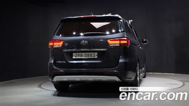 Kia Carnival из Кореи Encar