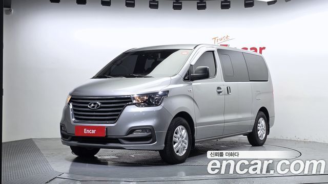 Hyundai Starex Van 5-Seater Smart — пробег 69 846 км — фото 1 из 5