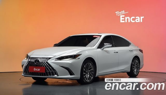 Lexus ES Executive — пробег 36 735 км — фото 1 из 5