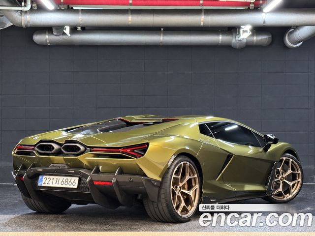 Lamborghini Revuelto 6.5 V12 — пробег 217 км — фото 4 из 5