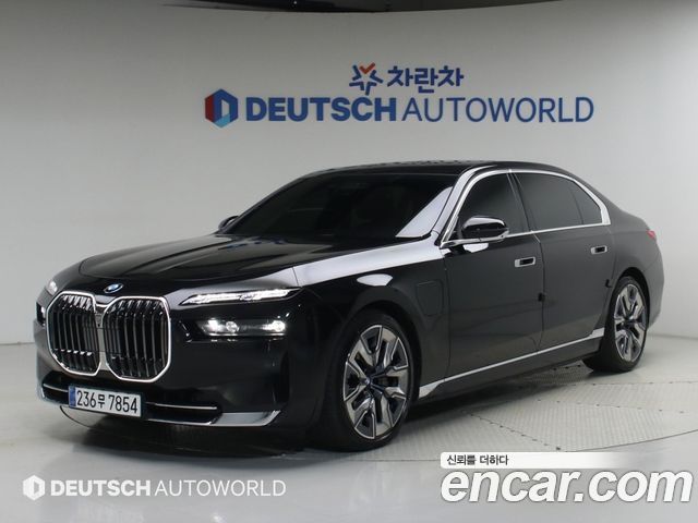 BMW 7-Series 750e xDrive Design Pure Excellence — пробег 31 051 км — фото 1 из 5