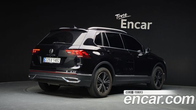 Volkswagen Tiguan 2.0 TDI Premium — пробег 21 435 км — фото 2 из 5