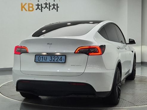 Tesla Model Y Long Range AWD — пробег 139 806 км — фото 3 из 5