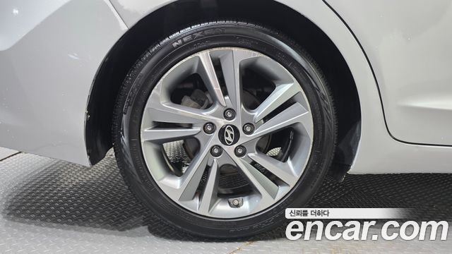Hyundai AVANTE из Кореи Encar