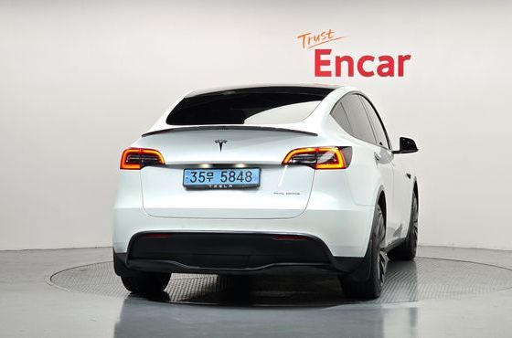 Tesla Model Y Long Range AWD — пробег 90 194 км — фото 4 из 5