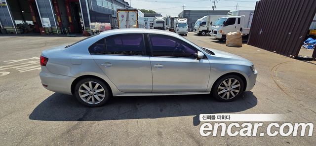 Volkswagen Jetta 2.0 TDI 6th — пробег 215 000 км — фото 4 из 5