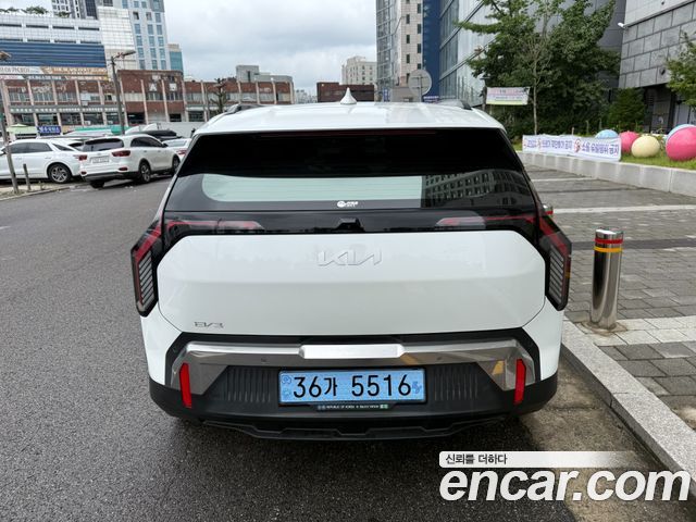 Kia EV3 Long Range 2WD Earth — пробег 20 941 км — фото 4 из 5