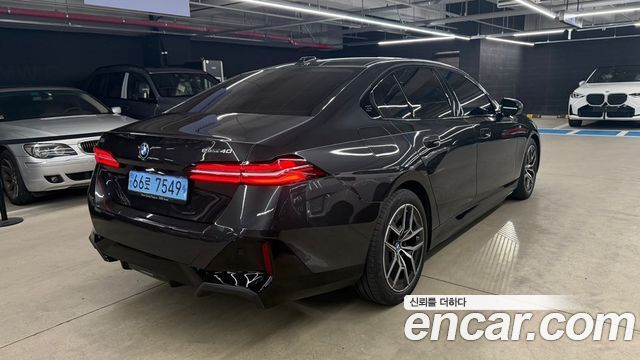BMW i5 eDrive 40 M Sport — пробег 39 764 км — фото 2 из 5