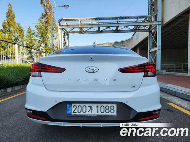 Hyundai AVANTE из Кореи Encar