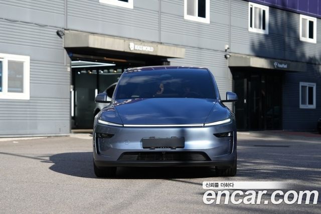 Tesla Model Y L Long Range AWD — пробег 110 км — фото 3 из 5