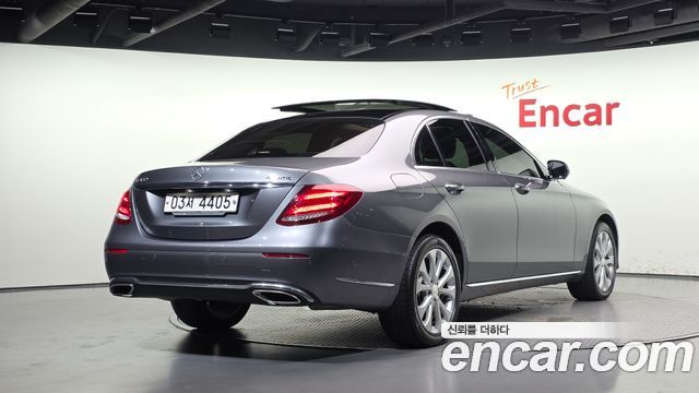 Mercedes-Benz E-Class из Кореи Encar