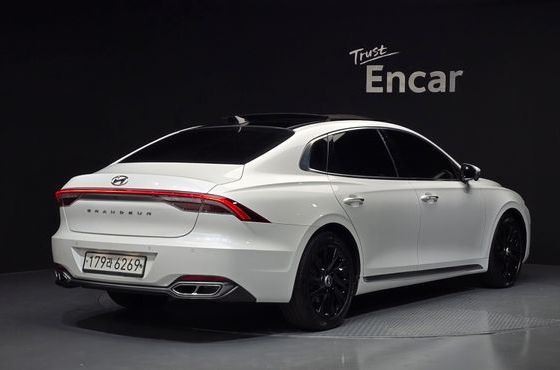 Hyundai Grandeur Calligraphy — пробег 133 020 км — фото 2 из 5