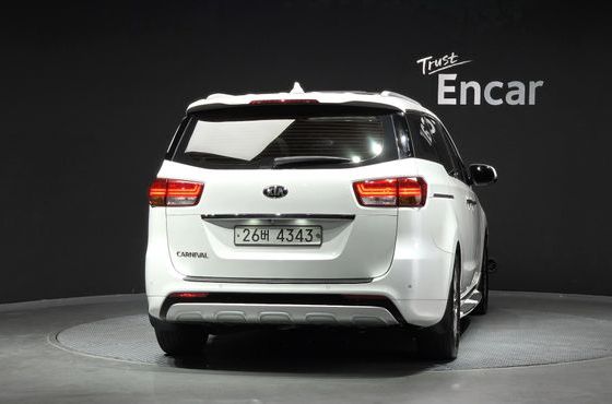 Kia Carnival 9-seater Prestige — пробег 215 833 км — фото 4 из 5