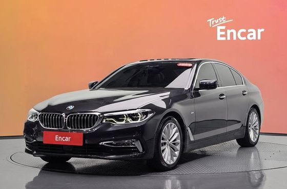 BMW 5-Series 520d xDrive Luxury Plus — пробег 142 525 км — фото 1 из 5