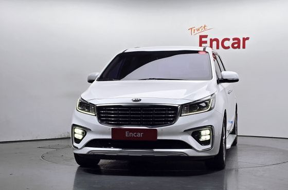Kia Carnival 9-Seater Prstige — пробег 71 619 км — фото 3 из 5
