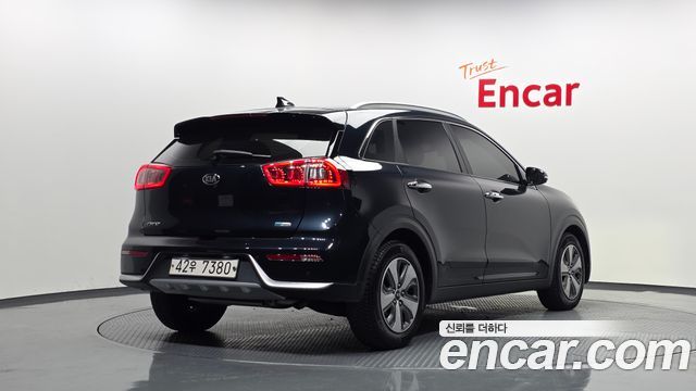 Kia Niro Noblesse — пробег 194 108 км — фото 2 из 5