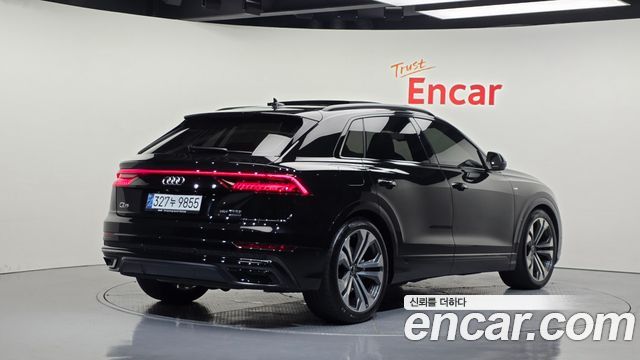 Audi Q8 55 TFSI Quattro Premium — пробег 14 667 км — фото 2 из 5