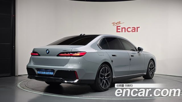 BMW i7 из Кореи Encar