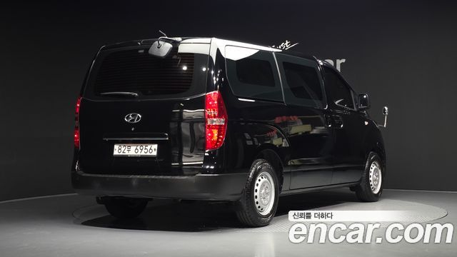 Hyundai Starex Van 3-Seater Style — пробег 81 265 км — фото 2 из 5