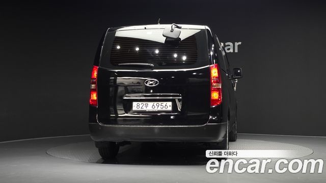 Hyundai Starex Van 3-Seater Style — пробег 81 265 км — фото 4 из 5