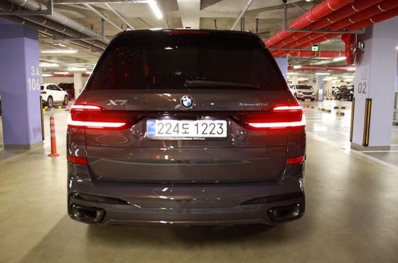 BMW X7 xDrive 40d M Sport 7 STR — пробег 4 000 км — фото 4 из 5