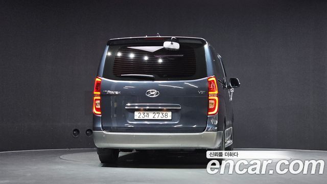 Hyundai Starex Urban 9-Seater Exclusive — пробег 140 256 км — фото 4 из 5