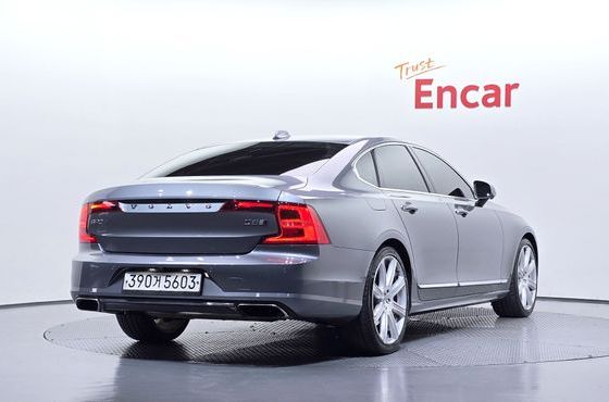 Volvo S90 D5 AWD Inscription — пробег 125 454 км — фото 2 из 5