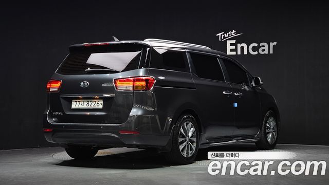 Kia Carnival из Кореи Encar