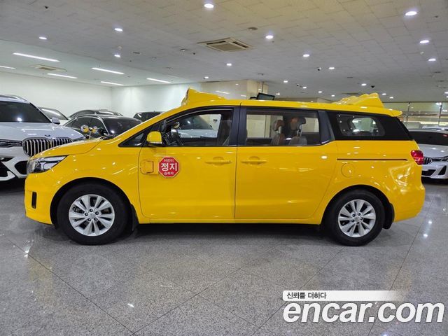 Kia Carnival 11-Seater School Bus — пробег 75 549 км — фото 3 из 5
