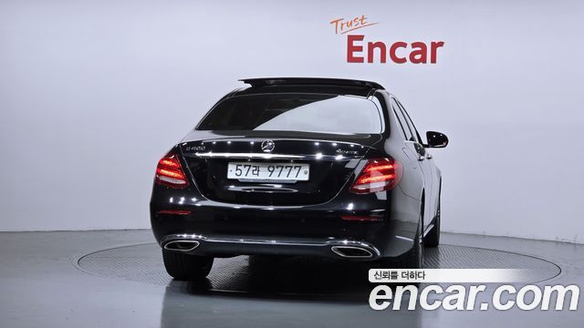 Mercedes-Benz E-Class E400 4MATIC Exclusive — пробег 215 399 км — фото 4 из 5